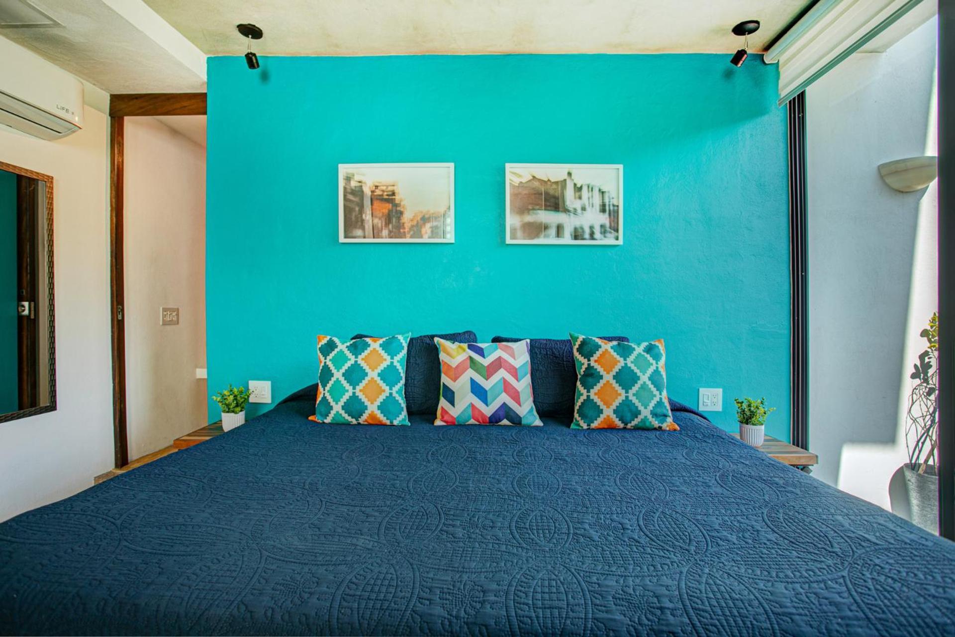 Suite Indigo