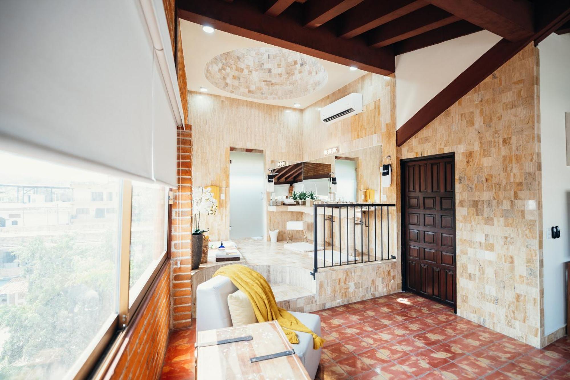 Two-Bedroom Apartment Balcony Terrace,1680920833:JPEG