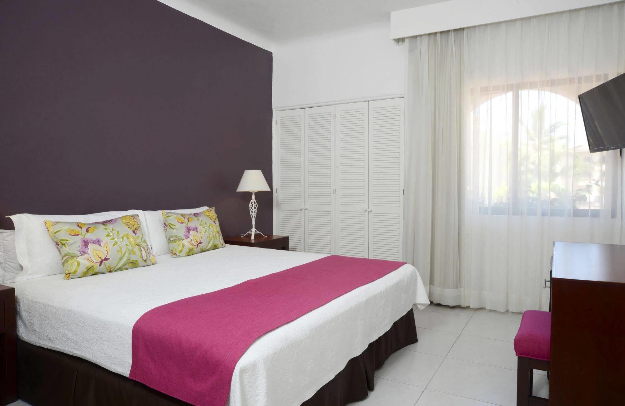 Two-Bedroom Suite,1273547341:JPEG