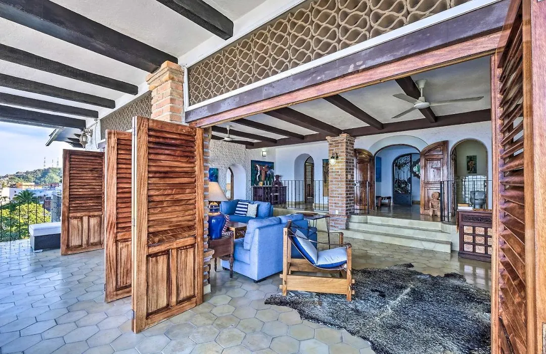 Mid-Century Modern Condo W/ Patio & Ocean Views!-1