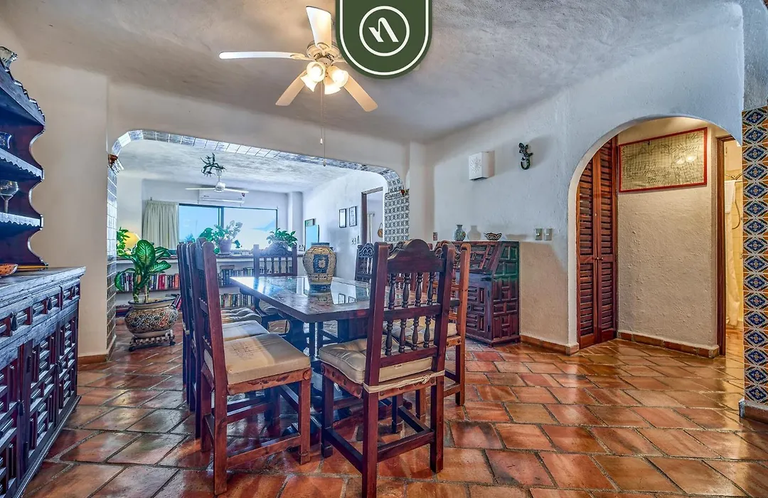 Ocean View 2Br Condo-Balcony-Beach-Pool-1