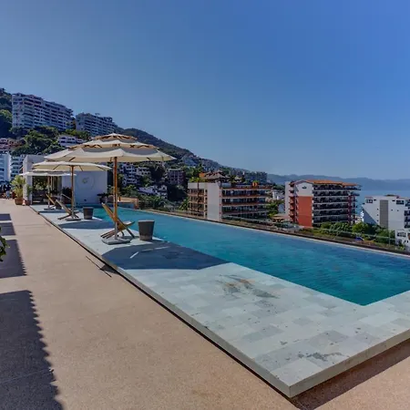 Sailview 801 Romantic Zone Rooftop Pool Ocean Views-2