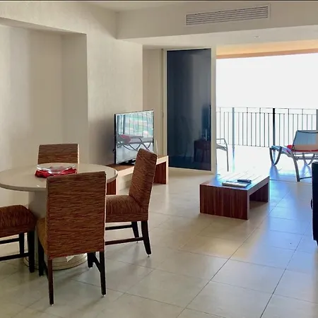 Apartamentos Grand Venetian Puerto Vallarta-3