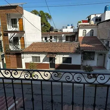Beach Apartment, King Beds, Walk Everywhere!-2