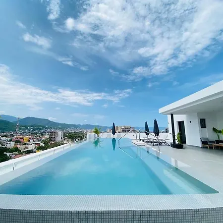 New Versalles Unit With Rooftop Pool-2