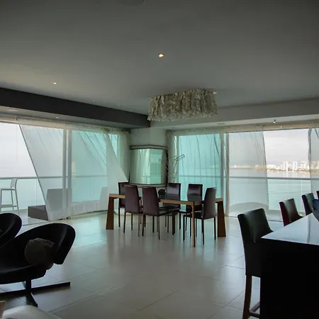 Luxury Condo Peninsula-3