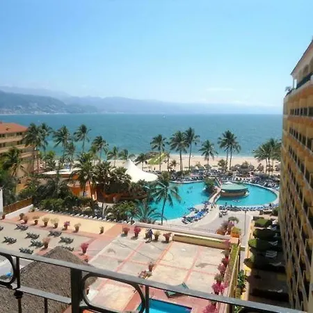 Oceanfront Condo - Sunscape Hotel-3